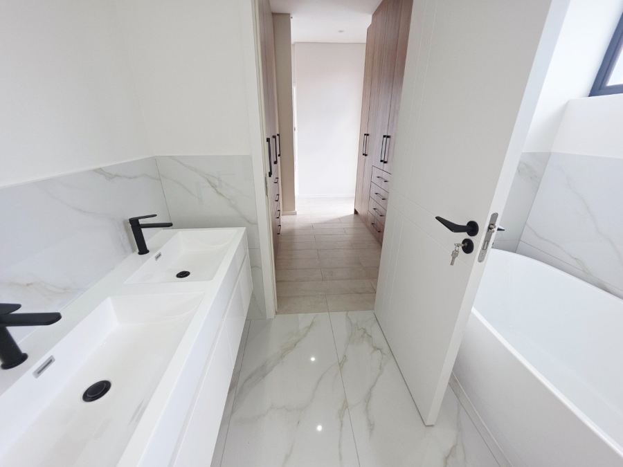 4 Bedroom Property for Sale in Sandown Western Cape